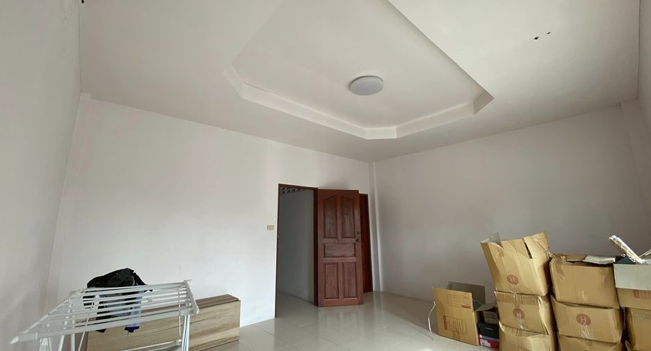Casa adosada en venta de 2 habitaciones en Bang Lamung, Chonburi