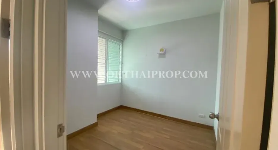 For sale 3 ベッドルーム townhouse in Sai Noi, Nonthaburi