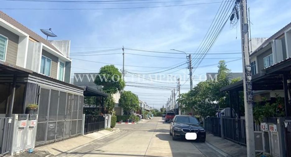 For sale 3 bedrooms townhouse in Sai Noi, Nonthaburi