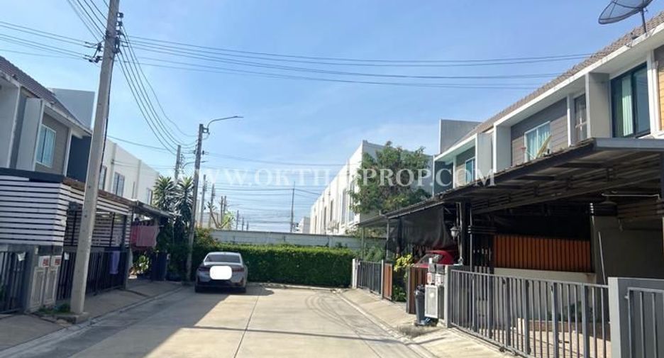 For sale 3 bedrooms townhouse in Sai Noi, Nonthaburi