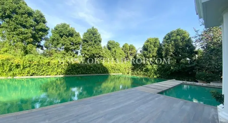 For sale 3 ベッドルーム townhouse in Sai Noi, Nonthaburi