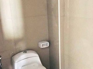 Gewerbefläche zum Kauf mit 2 Zimmer in Si Racha, Chonburi