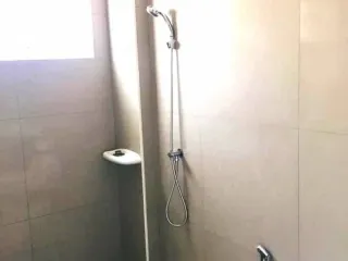 Gewerbefläche zum Kauf mit 2 Zimmer in Si Racha, Chonburi