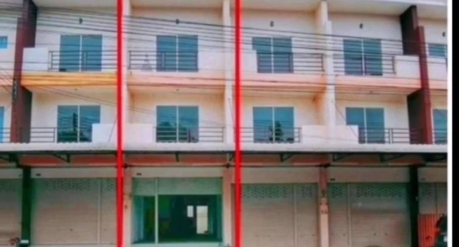 À vendre 2 chambres local commercial à Si Racha, Chonburi