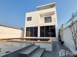 Продажа 4 спальни вилла в Банг Сарай, Паттайя