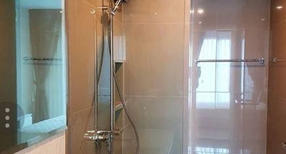 À vendre 1 chambre condo à Khlong Toei, Bangkok