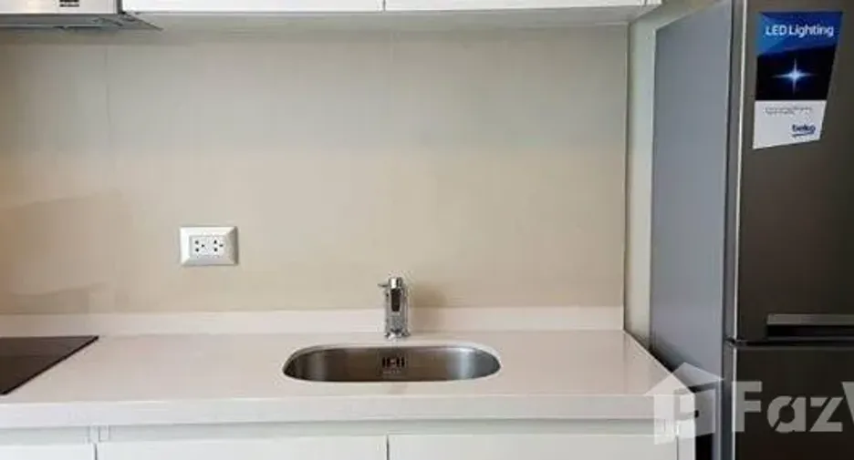 À vendre 1 chambre condo à Khlong Toei, Bangkok