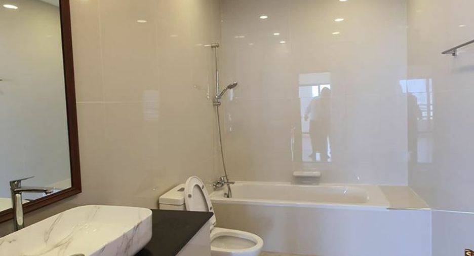 For sale 4 bedrooms condo in Huai Khwang, Bangkok