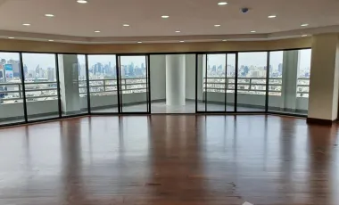 For sale 4 bedrooms condo in Huai Khwang, Bangkok