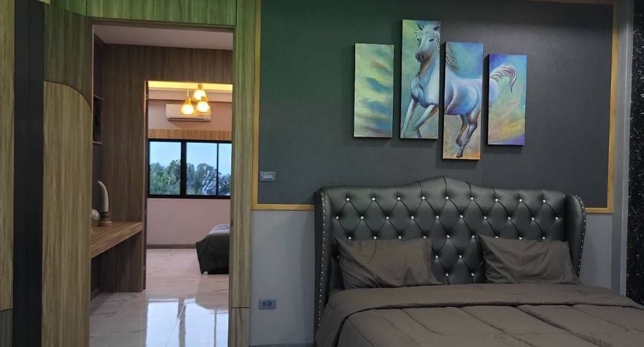Casa adosada en venta de 6 habitaciones en Bang Lamung, Chonburi