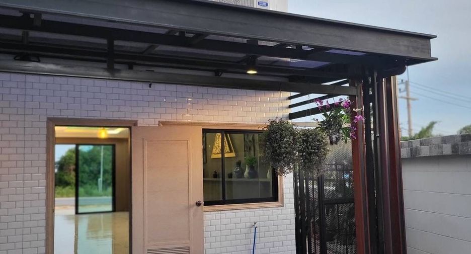 Reihenhaus zum Kauf mit 6 Zimmer in Bang Lamung, Chonburi