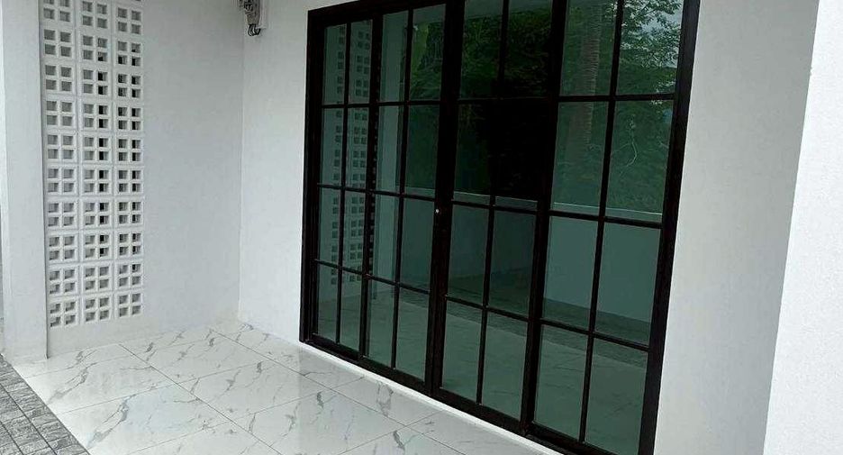 For sale 4 bedrooms townhouse in Thalang, Phuket