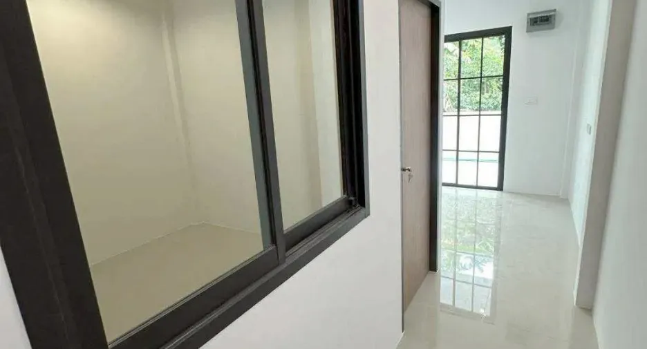 For sale 4 bedrooms townhouse in Thalang, Phuket