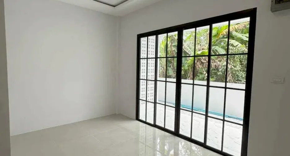 For sale 4 bedrooms townhouse in Thalang, Phuket