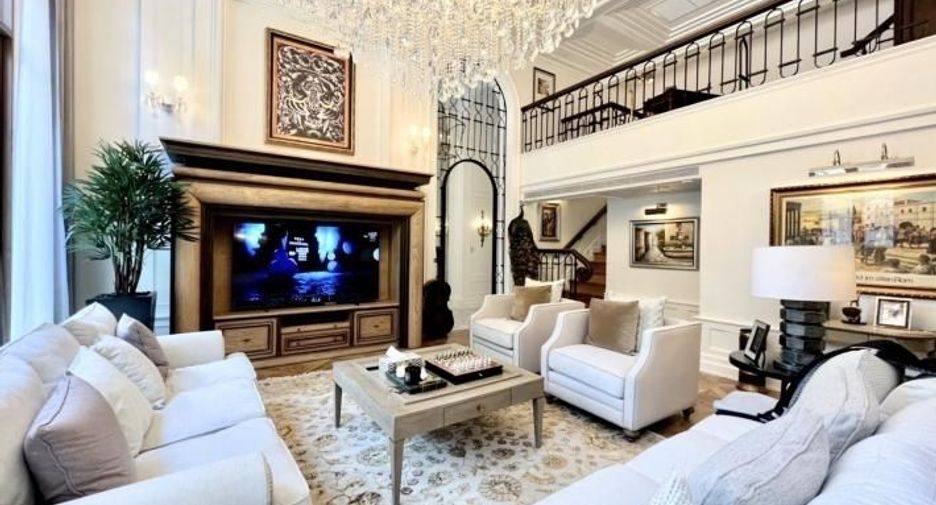 For sale 4 bedrooms house in Watthana, Bangkok