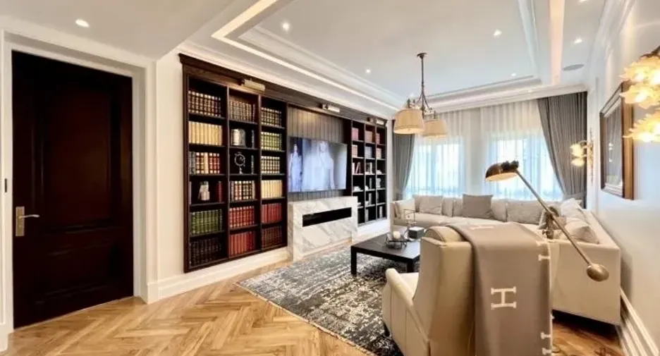 For sale 4 bedrooms house in Watthana, Bangkok