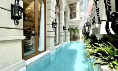 For sale 4 bedrooms house in Watthana, Bangkok