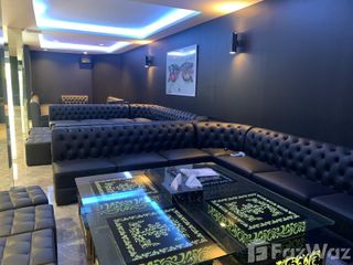 For sale 4 bedrooms retail Space in Watthana, Bangkok