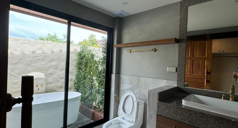 For rent 4 bedrooms villa in Mueang Phuket, Phuket