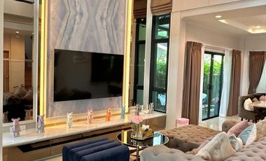 Casa en venta y en alquiler de 5 habitaciones en Prawet, Bangkok
