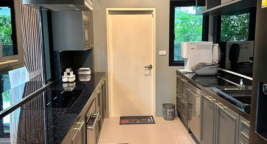 For sale and for rent 5 bedrooms house in Prawet, Bangkok