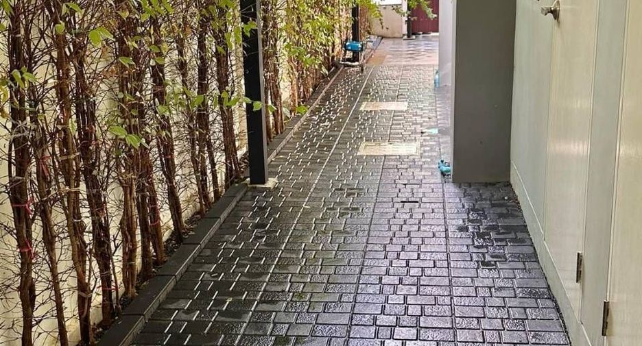For sale and for rent 5 bedrooms house in Prawet, Bangkok