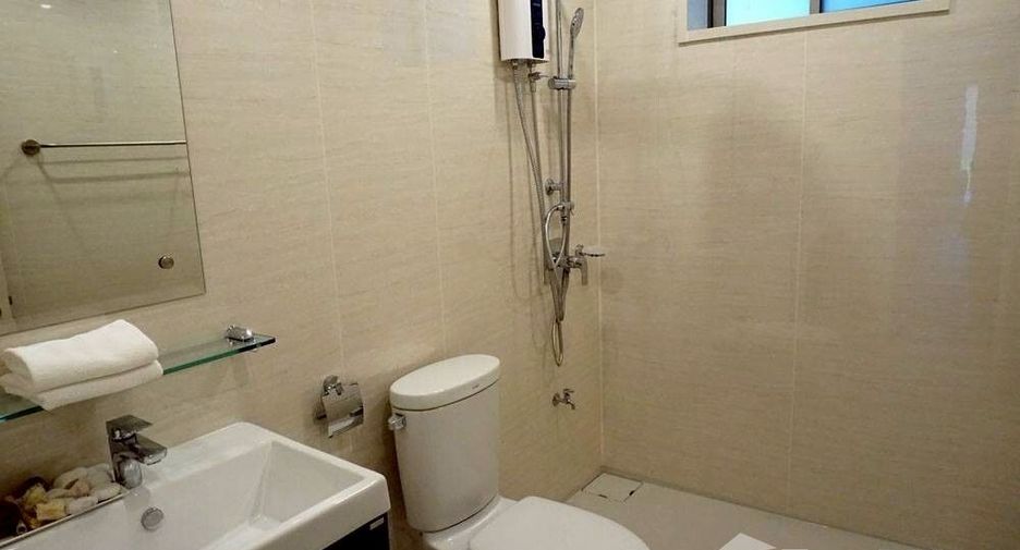 Villa en alquiler de 4 habitaciones en Bang Lamung, Chonburi