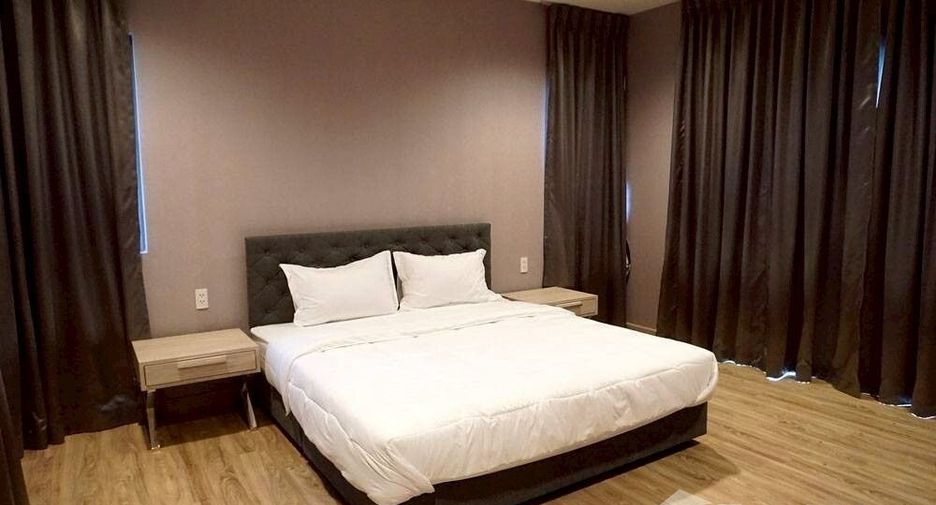 Villa en alquiler de 4 habitaciones en Bang Lamung, Chonburi