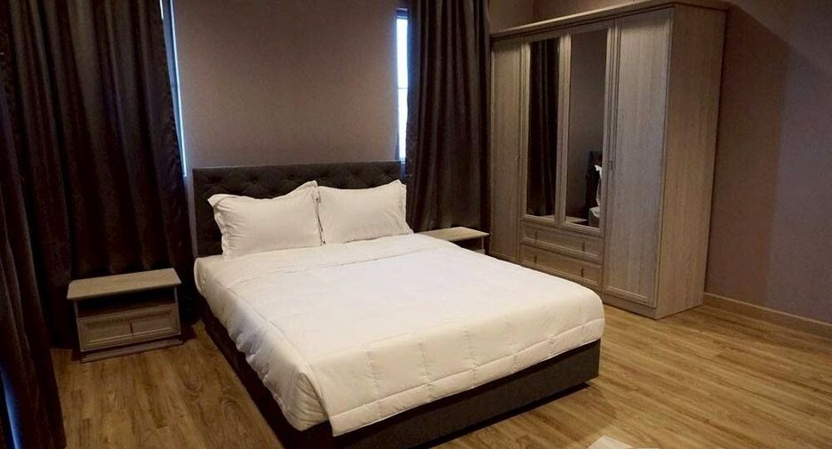 Villa en alquiler de 4 habitaciones en Bang Lamung, Chonburi