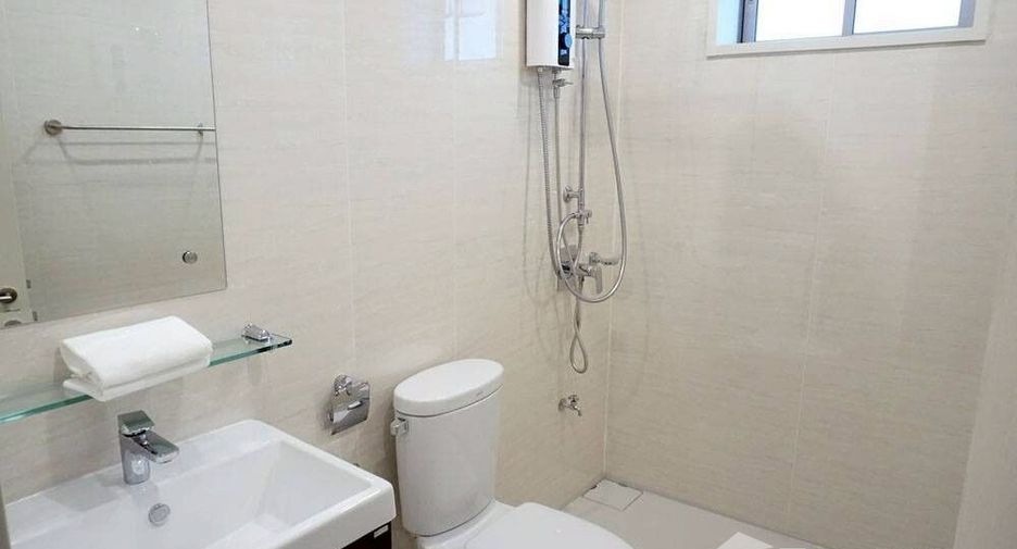 Villa en alquiler de 4 habitaciones en Bang Lamung, Chonburi