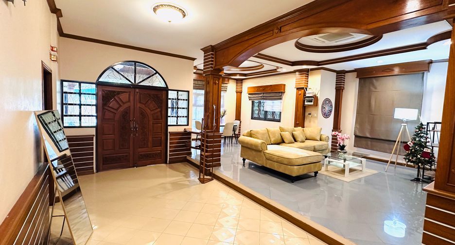 For rent 3 bedrooms house in Mueang Phuket, Phuket