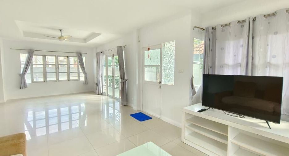 For rent 3 bedrooms house in Mueang Pathum Thani, Pathum Thani