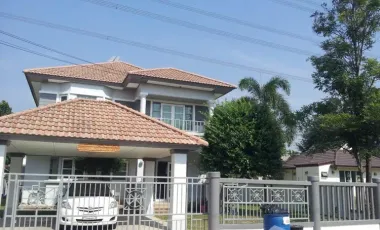 Casa en alquiler de 3 habitaciones en Mueang Pathum Thani, Pathum Thani