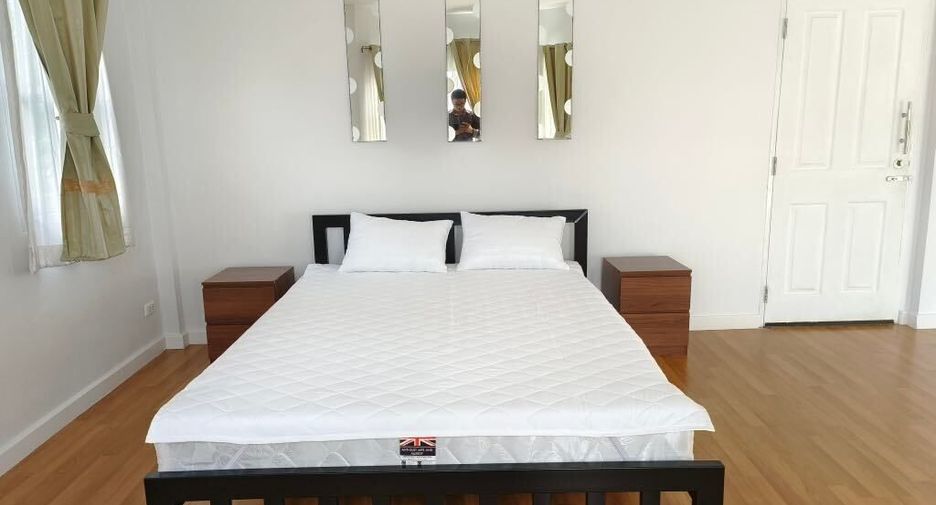 For rent 3 bedrooms house in Mueang Pathum Thani, Pathum Thani