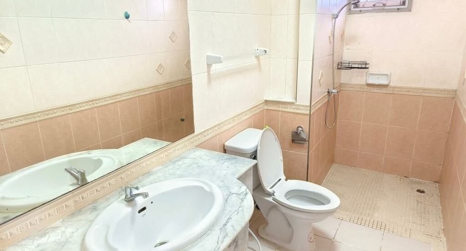 For rent 3 bedrooms house in Mueang Pathum Thani, Pathum Thani