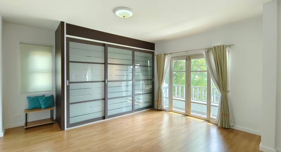 For rent 3 bedrooms house in Mueang Pathum Thani, Pathum Thani