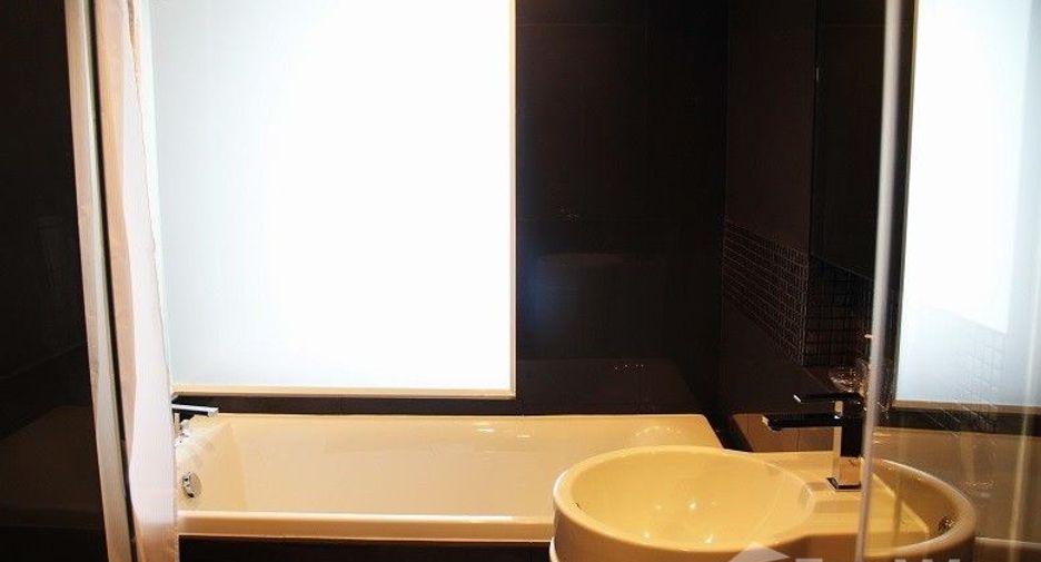 For sale 1 bed condo in Sathon, Bangkok