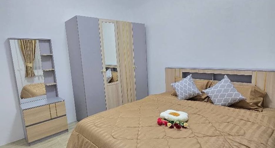Casa adosada en venta de 3 habitaciones en Bang Lamung, Chonburi