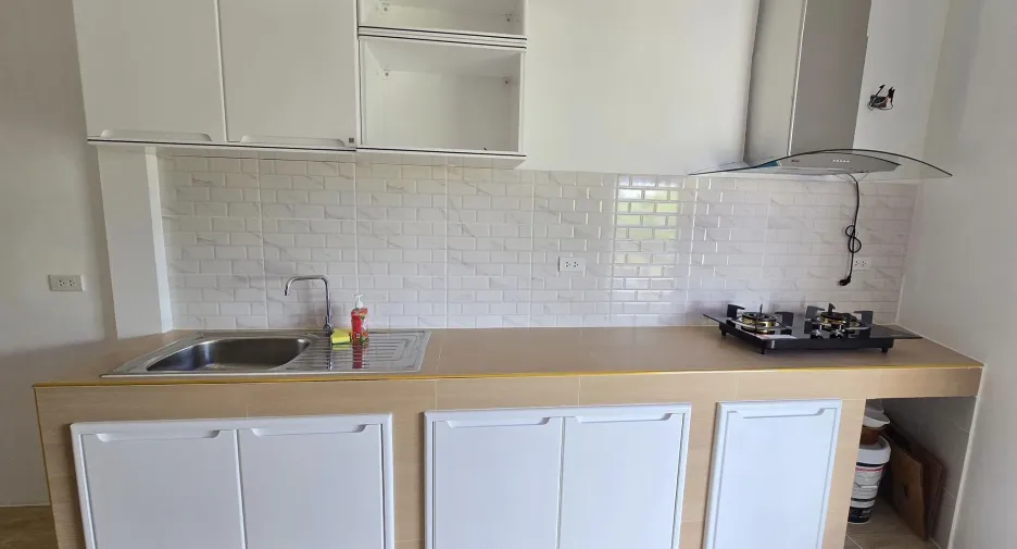 Casa adosada en venta de 3 habitaciones en Bang Lamung, Chonburi