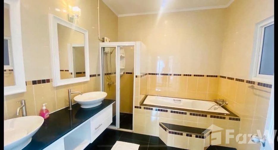 For sale そして for rent 3 ベッドルーム villa in Bang Lamung, Chonburi