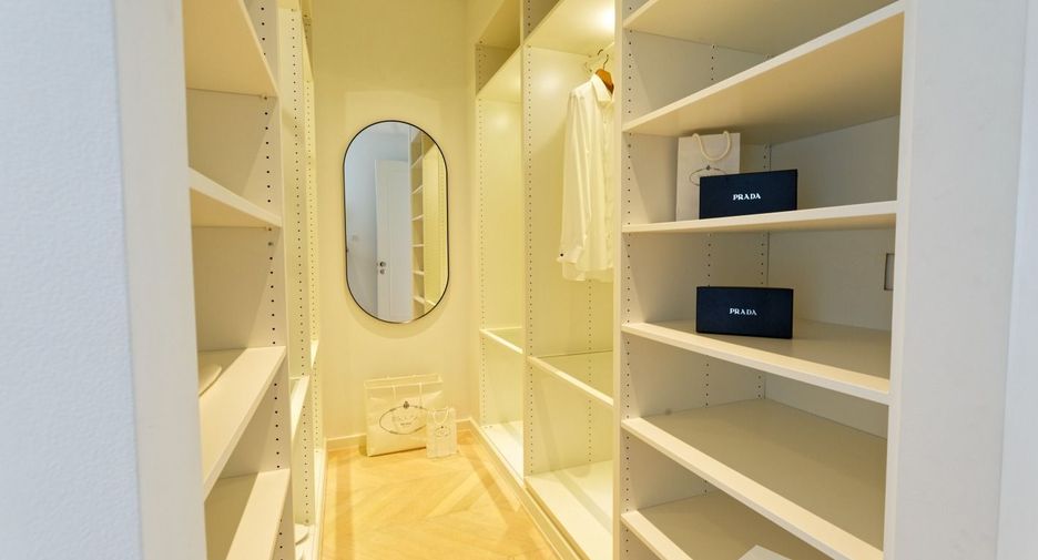 For sale 3 bedrooms condo in Bang Kho Laem, Bangkok