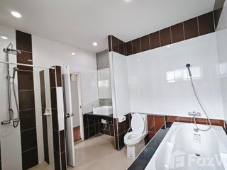 Casa en alquiler de 4 habitaciones en Bang Saray, Pattaya