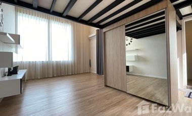 Продажа 1 кровать кондо в Кхан На Яо, Бангкок