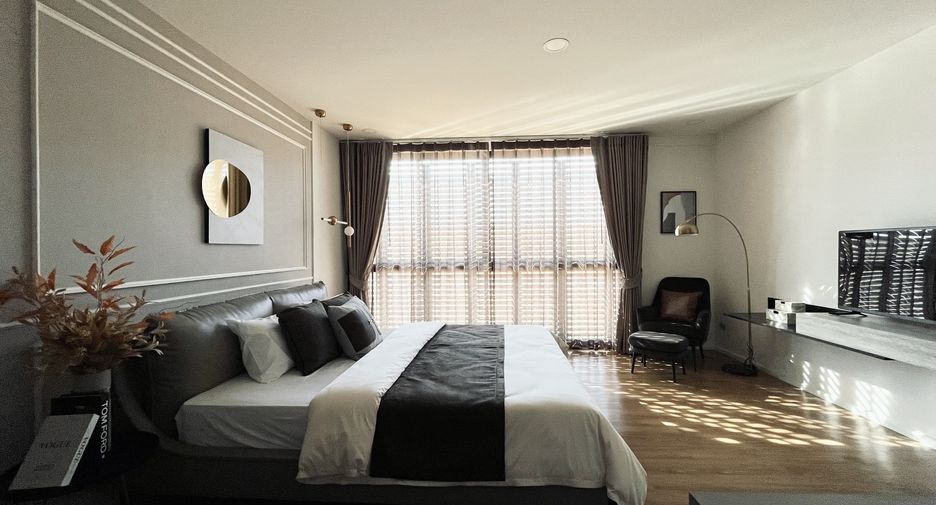 For sale 3 bedrooms townhouse in Wang Thonglang, Bangkok