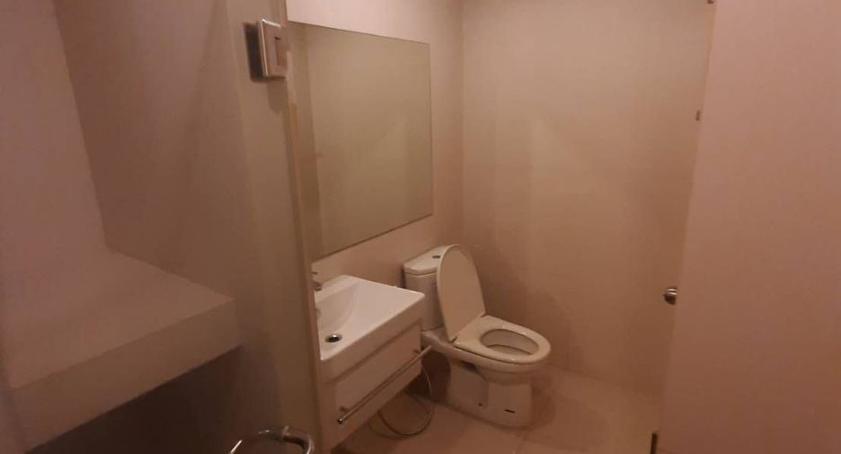 For sale 2 bedrooms condo in Watthana, Bangkok