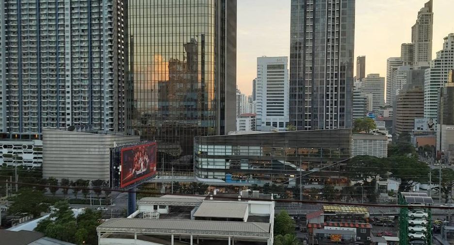 For sale 2 bedrooms condo in Watthana, Bangkok