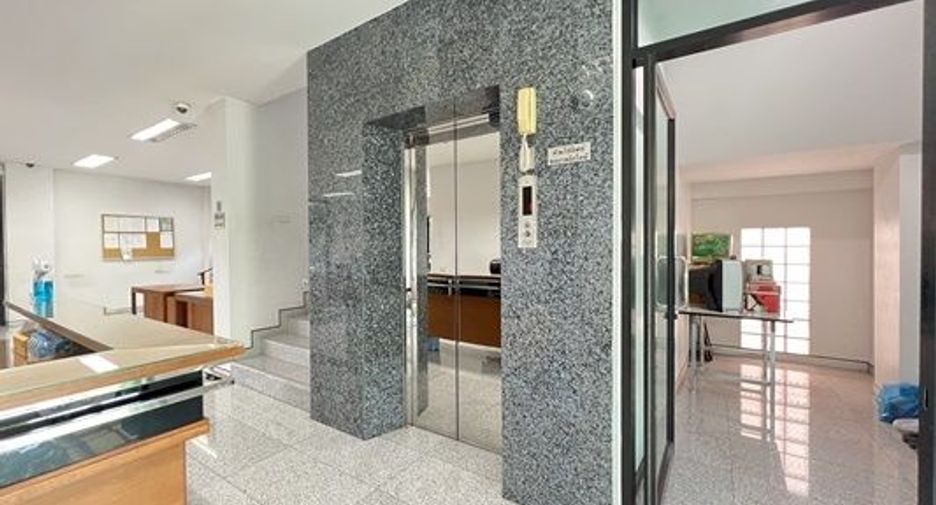 For sale 10 ベッドルーム office in Phra Khanong, Bangkok