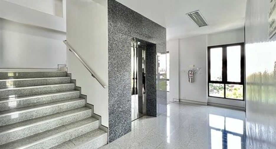 For sale 10 ベッドルーム office in Phra Khanong, Bangkok