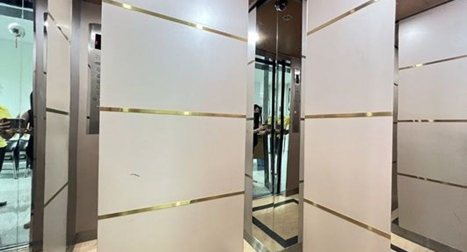 For sale 10 ベッドルーム office in Phra Khanong, Bangkok