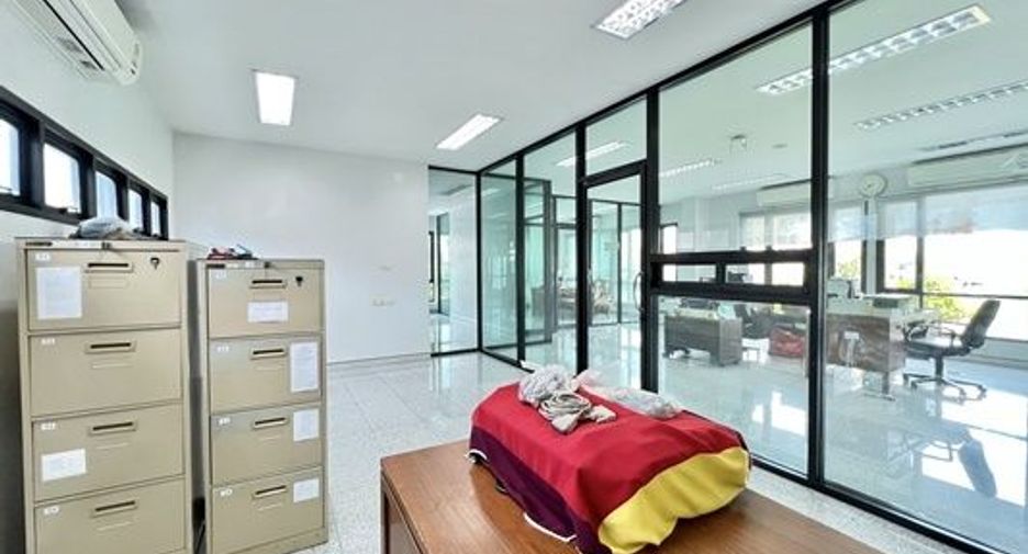 For sale 10 ベッドルーム office in Phra Khanong, Bangkok